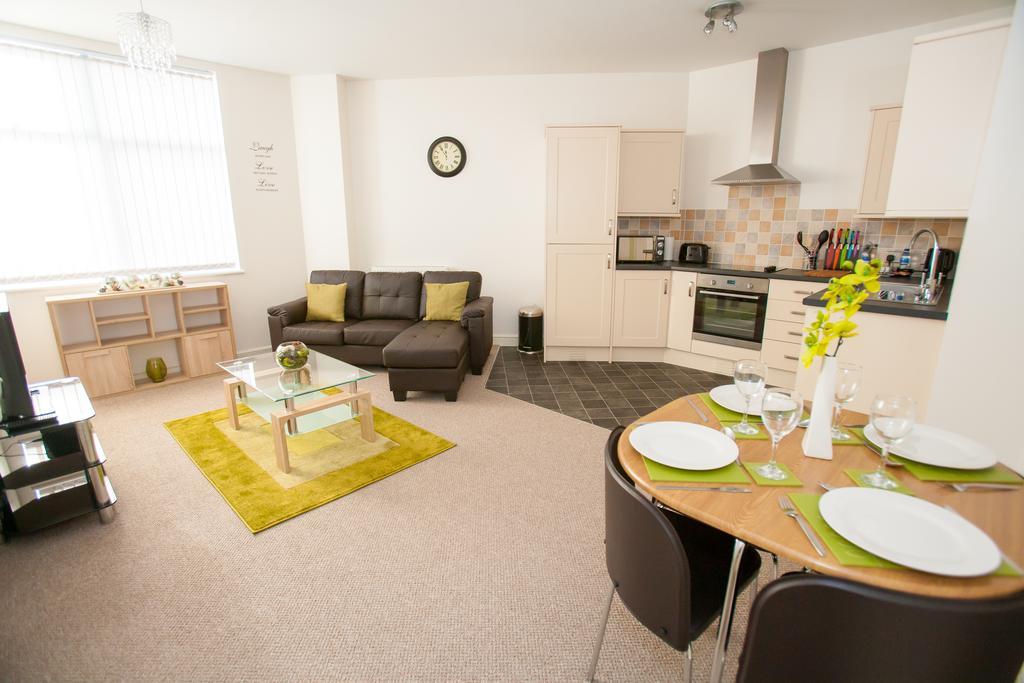 Comfortable Swindon Town Centre Apartments, Free Parking, Sleeps Up To 8 Room photo